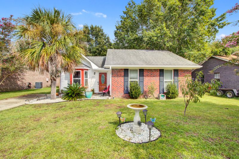 1024 Douglas Wayne Rd, Summerville, SC 29486