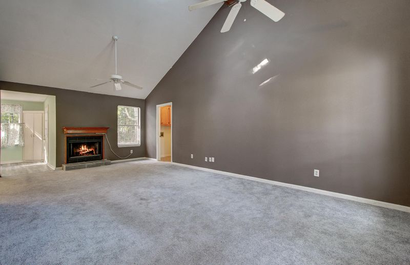 8210 Continental Ct, North Charleston, SC 29420