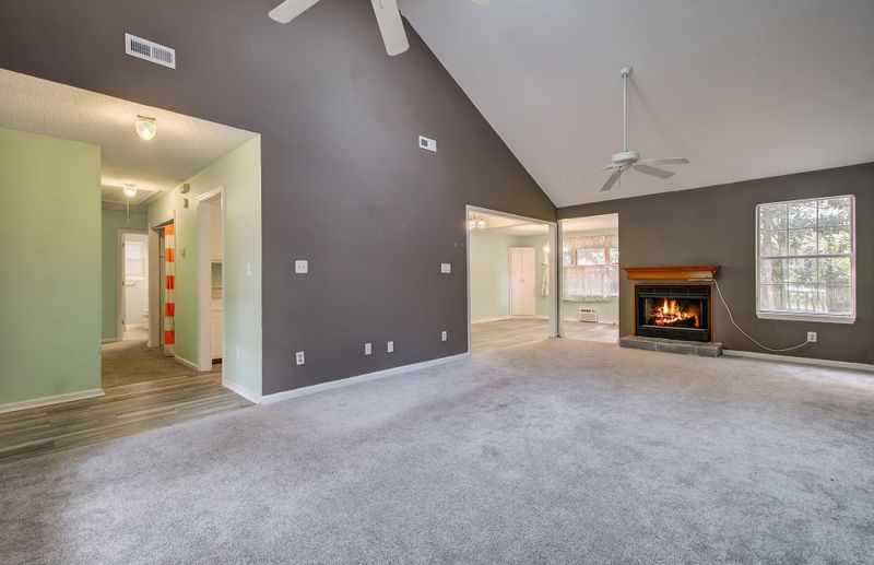 8210 Continental Ct, North Charleston, SC 29420