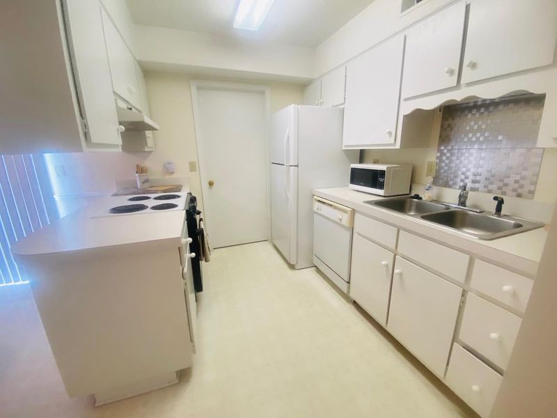 104 Sandlewood Dr, Summerville, SC 29483