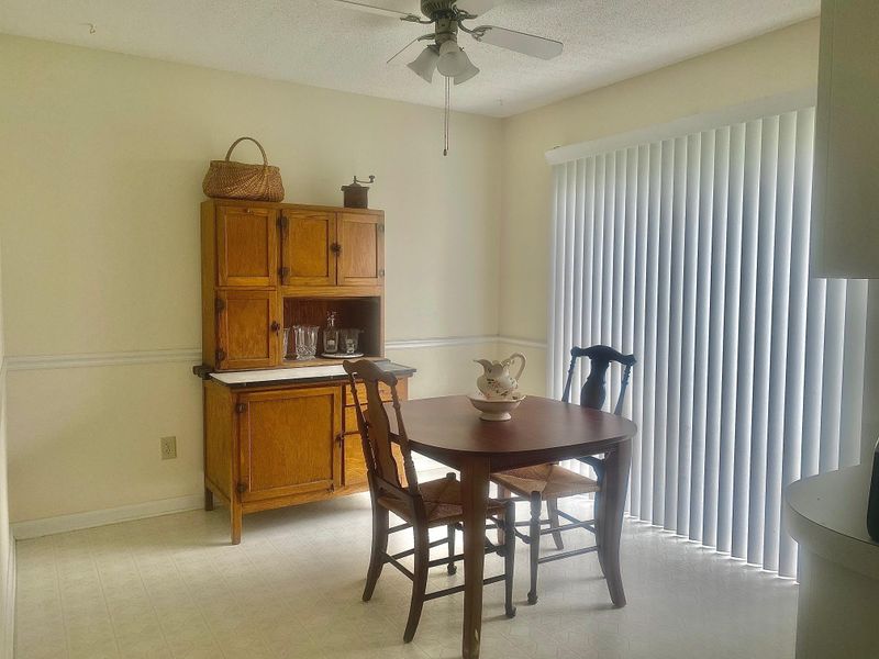 104 Sandlewood Dr, Summerville, SC 29483