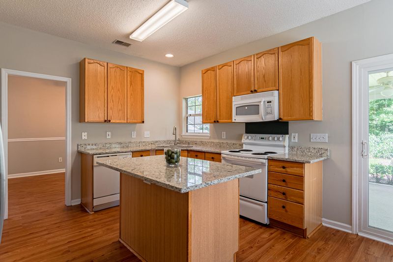 600 Carters Grove Rd, Charleston, SC 29414