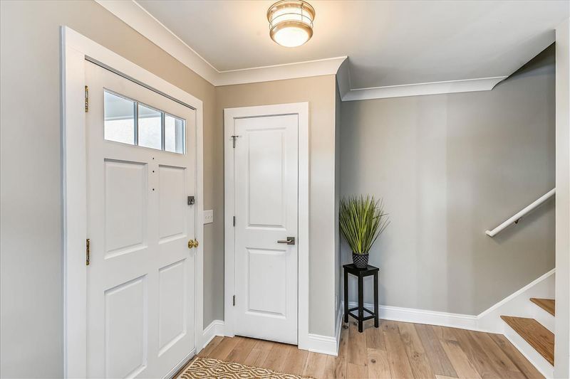 955 Myrtle Ct, Mount Pleasant, SC 29464