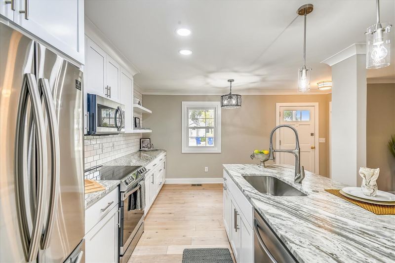 955 Myrtle Ct, Mount Pleasant, SC 29464
