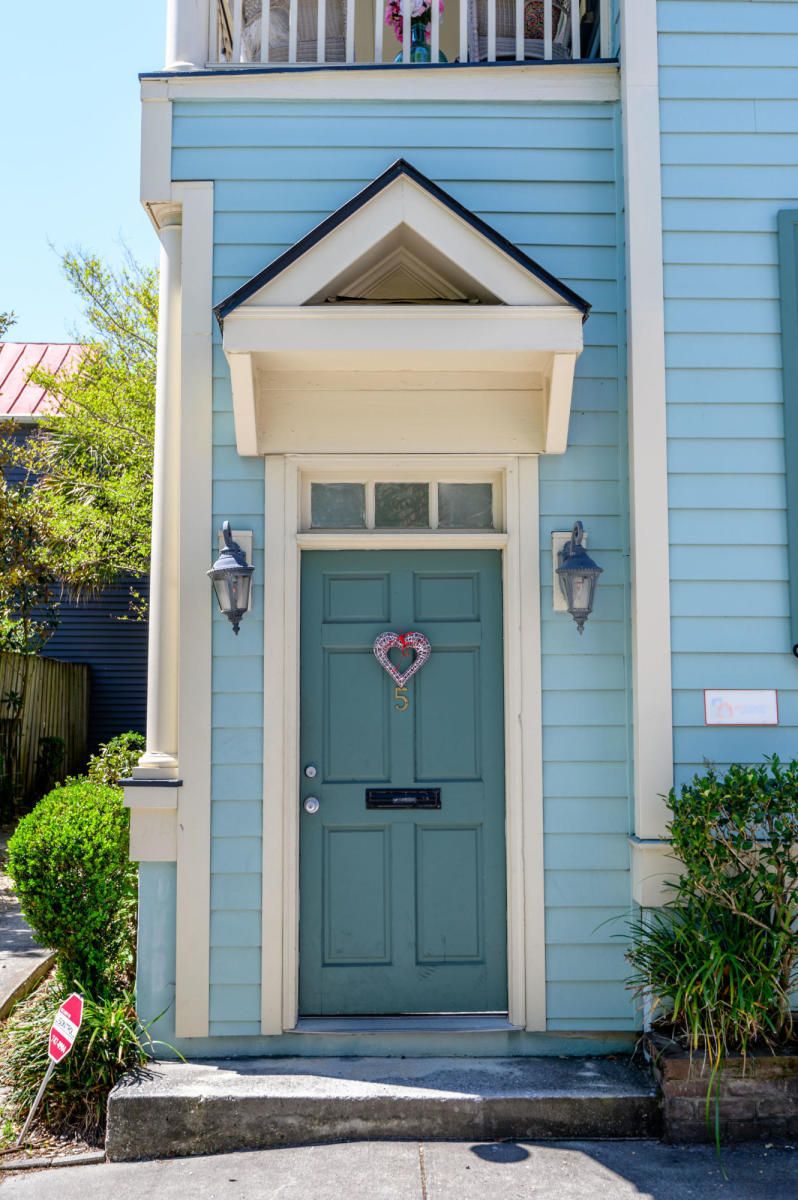 5 Radcliffe Pl, Charleston, SC 29403