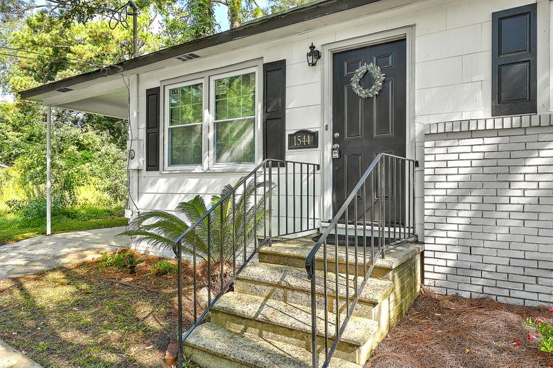 1544 Larry St, North Charleston, SC 29406