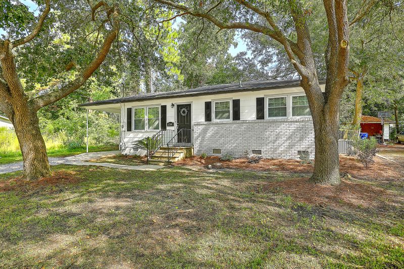 1544 Larry St, North Charleston, SC 29406
