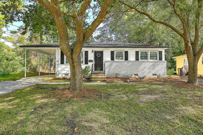1544 Larry St, North Charleston, SC 29406