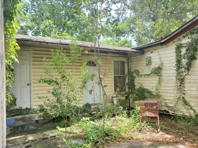 2025 Hampton Ave, North Charleston, SC 29405
