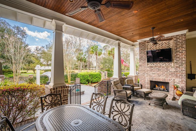 2037 Purcell Ln, Charleston, SC 29492