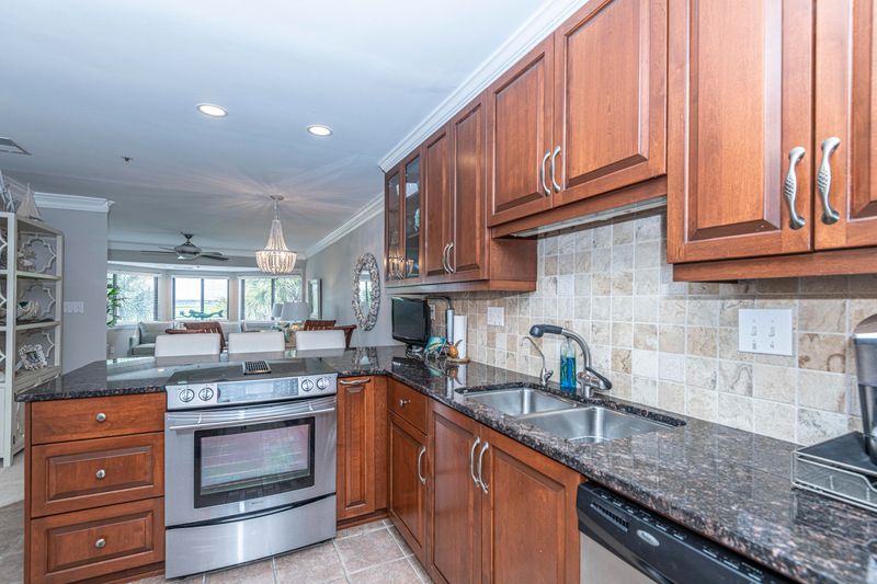 160 Marshview Villas Dr, Folly Beach, SC 29439