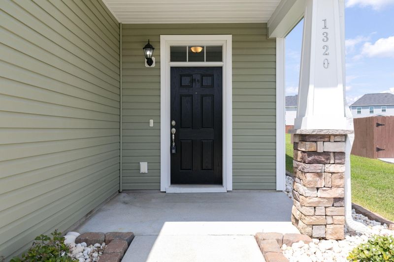 1320 Hermitage Ln, Ladson, SC 29456