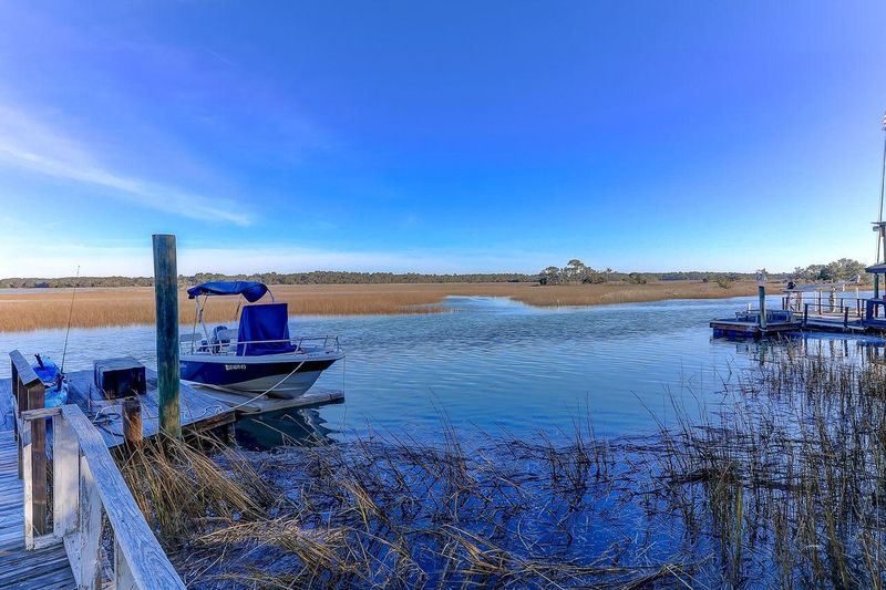 1644 Oak Island Dr, Charleston, SC 29412
