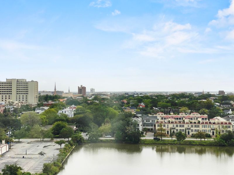 14 Lockwood Dr #10-A, Charleston, SC 29401