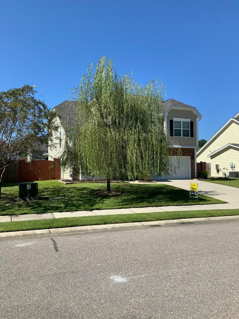 221 Donatella Dr, Goose Creek, SC 29445