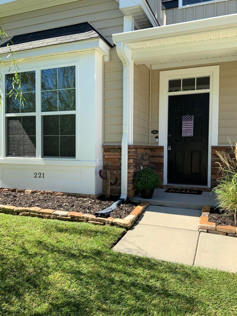 221 Donatella Dr, Goose Creek, SC 29445
