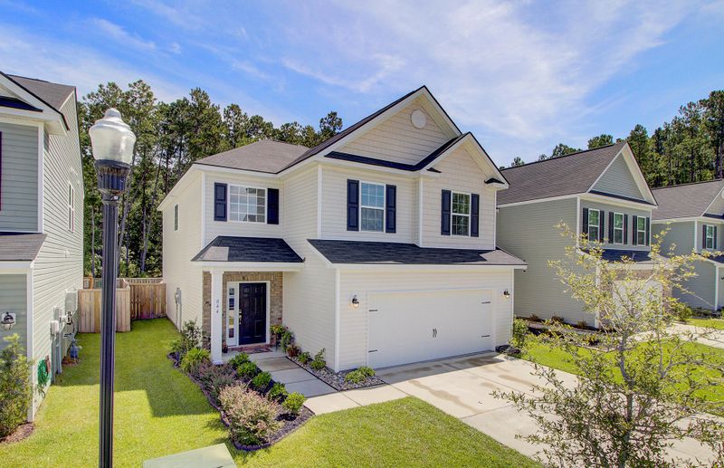 844 Redbud Ln, Summerville, SC 29486