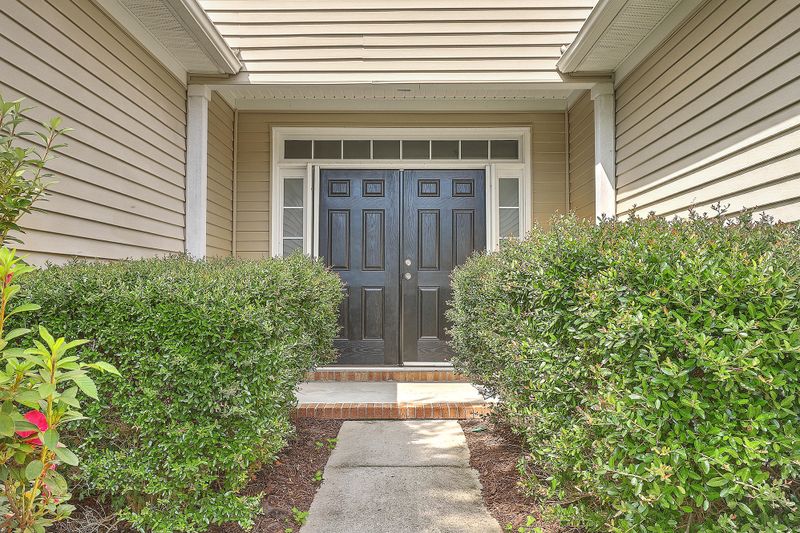 241 Cabrill Dr, Charleston, SC 29414