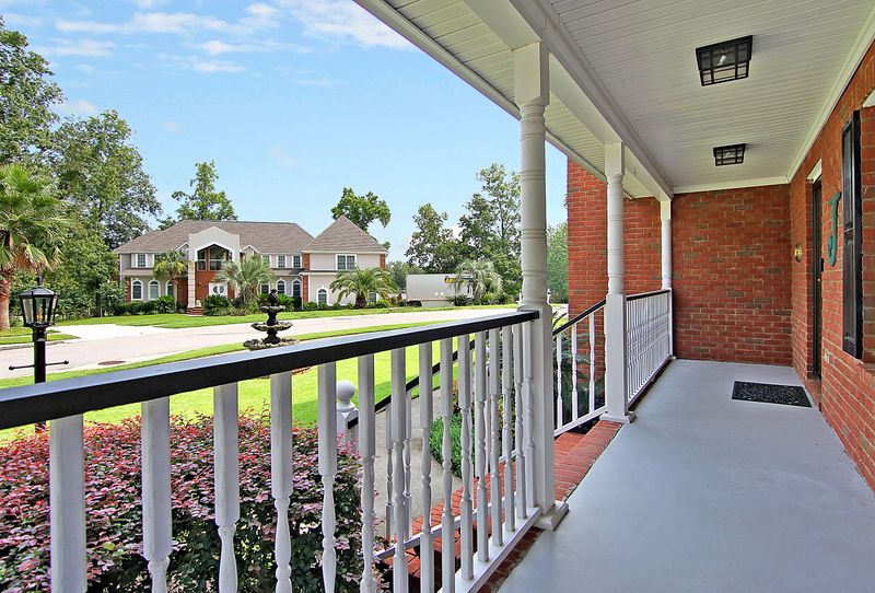 112 Ashley Hill Dr, Goose Creek, SC 29445