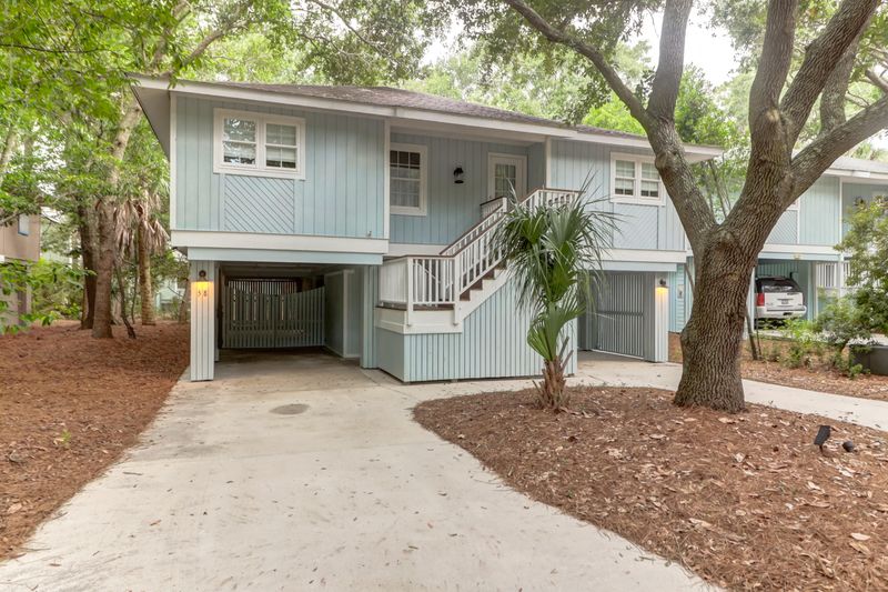 58 Twin Oaks Ln, Isle Of Palms, SC 29451