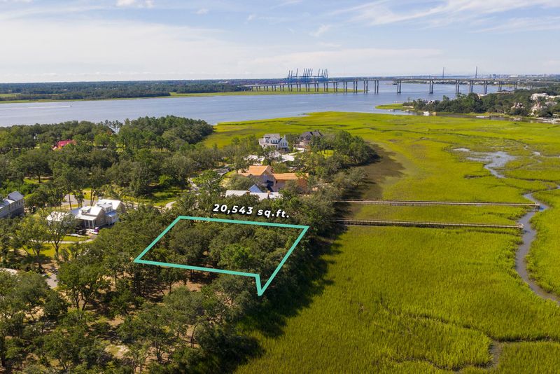137 Captains Island Dr, Charleston, SC 29492
