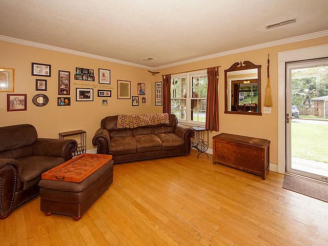203 Birch Ln, Summerville, SC 29485