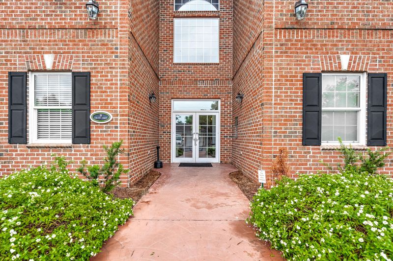 1453 Cambridge Lakes Dr #303, Mount Pleasant, SC 29464