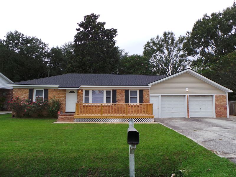 421 Amy Dr, Goose Creek, SC 29445