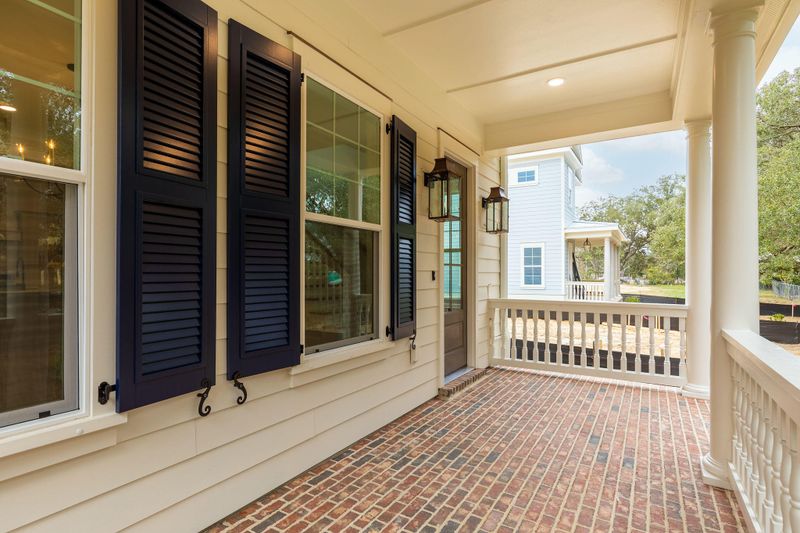 1048 Avenue Of Oaks, Charleston, SC 29407