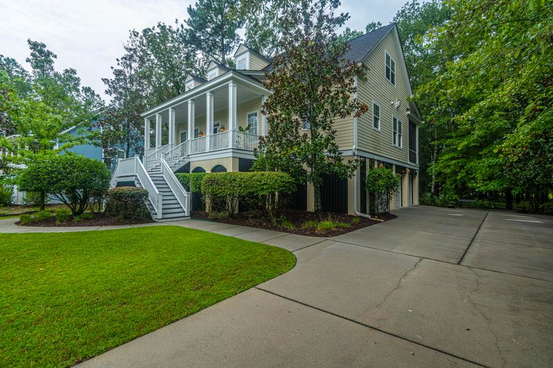 3675 Coastal Crab Rd, Mount Pleasant, SC 29466