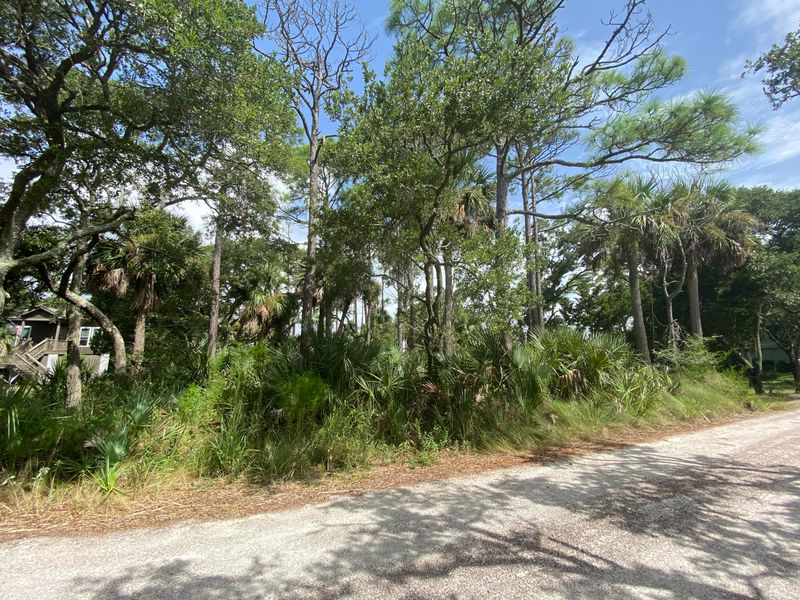 7682 Legare Rd, Edisto Island, SC 29438