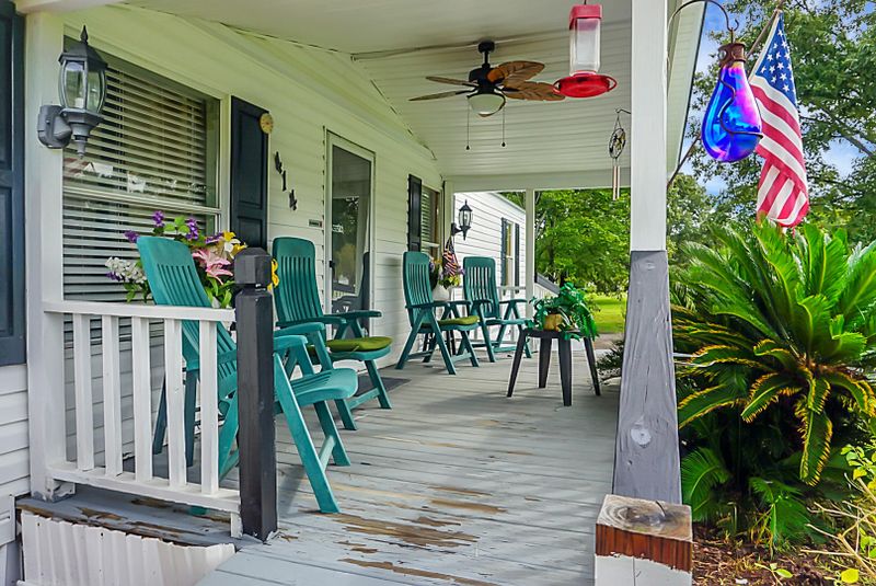 414 Treeline Dr, Moncks Corner, SC 29461