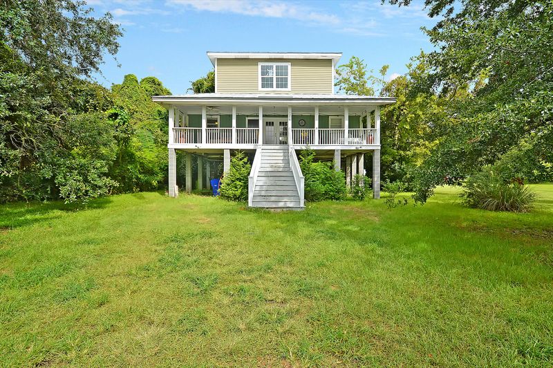 1474 Battalion Dr, Charleston, SC 29412