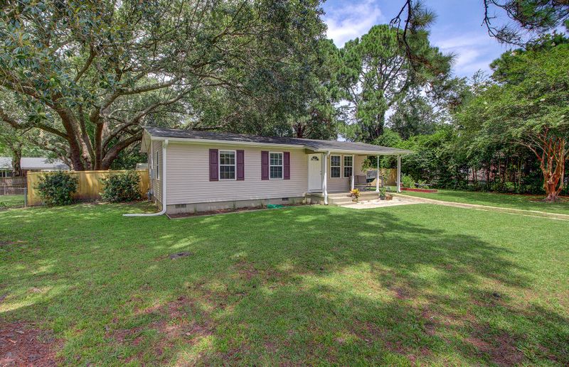 1678 Mepkin Rd, Charleston, SC 29407