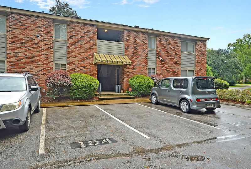 104 Andrea Ln, Hanahan, SC 29410