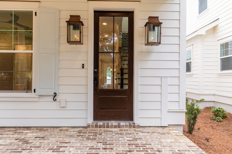 1046 Avenue Of Oaks, Charleston, SC 29407