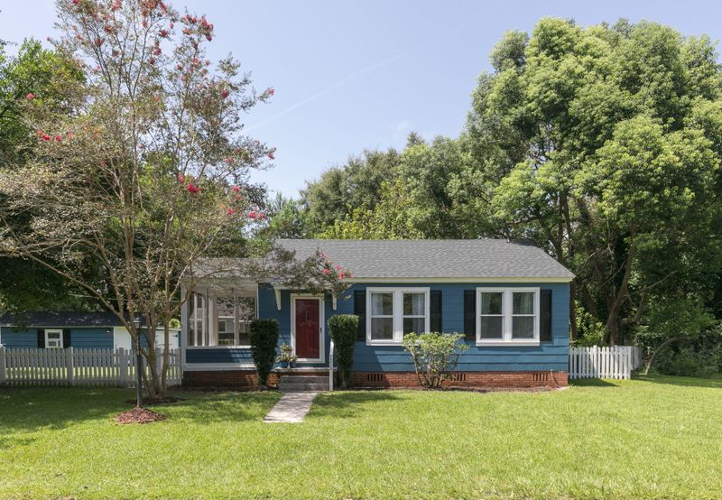 1210 Forest Dr, Hanahan, SC 29410
