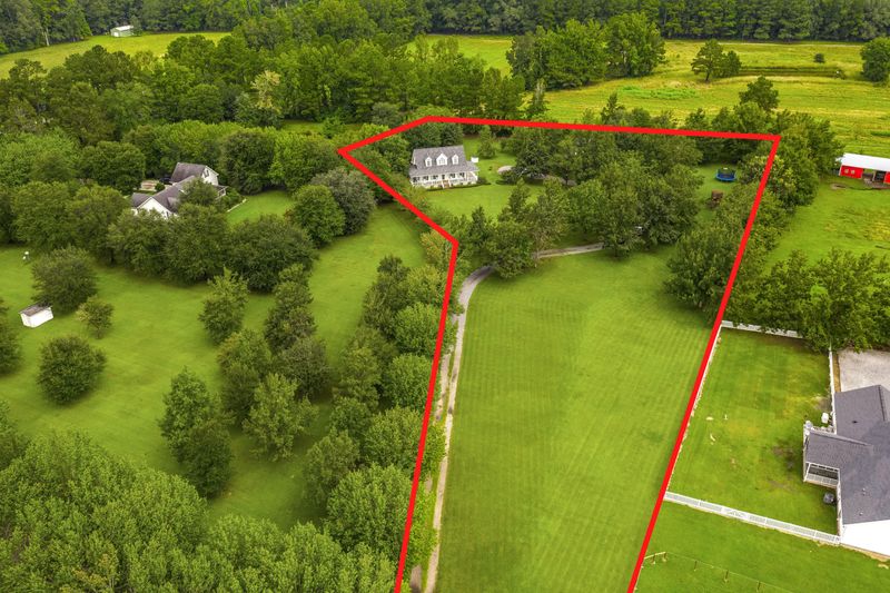 516 Givhans Rd, Ridgeville, SC 29472