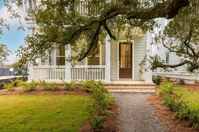 1044 Avenue Of Oaks, Charleston, SC 29407