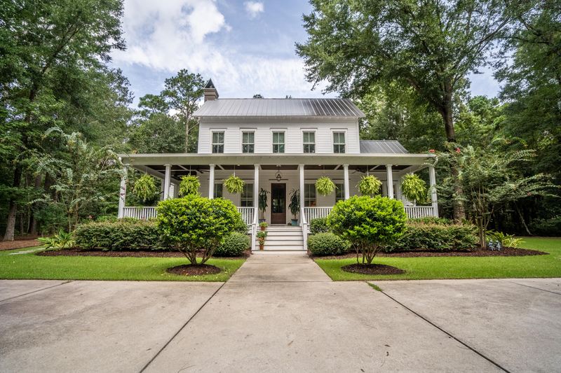 211 Pearlware Ct, Charleston, SC 29492