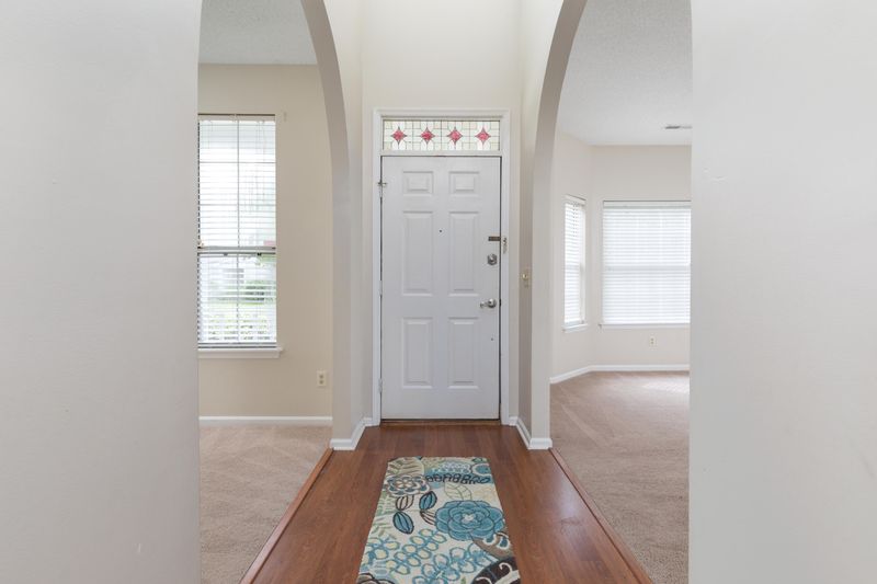 1899 Falling Creek Cir, Mount Pleasant, SC 29464