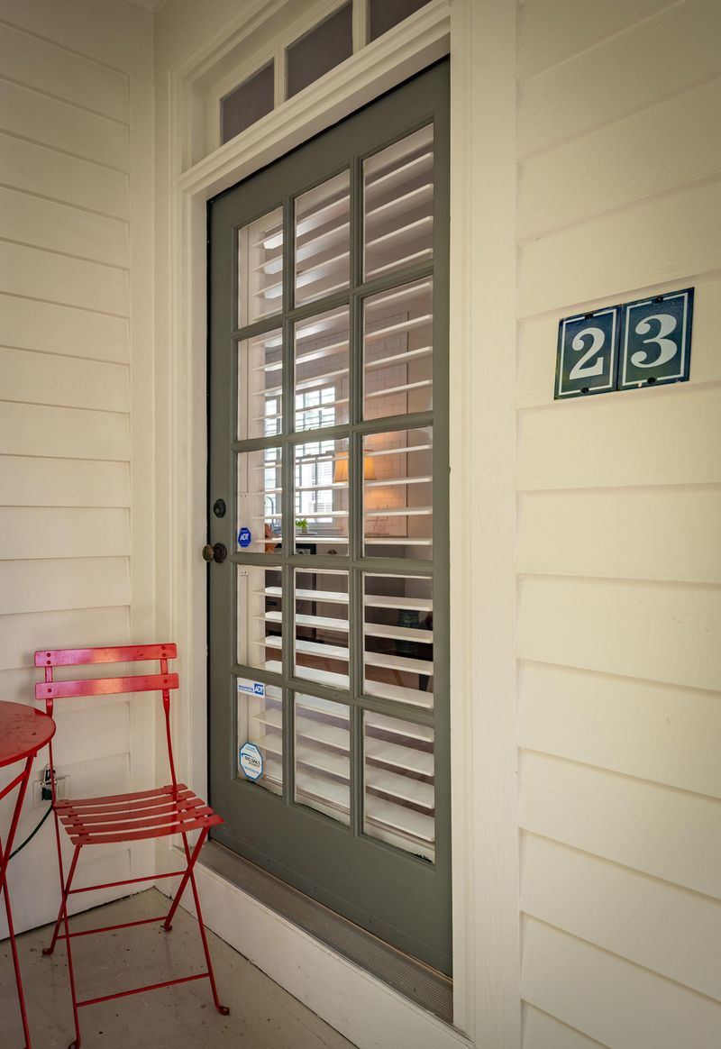 23 Radcliffe Pl, Charleston, SC 29403