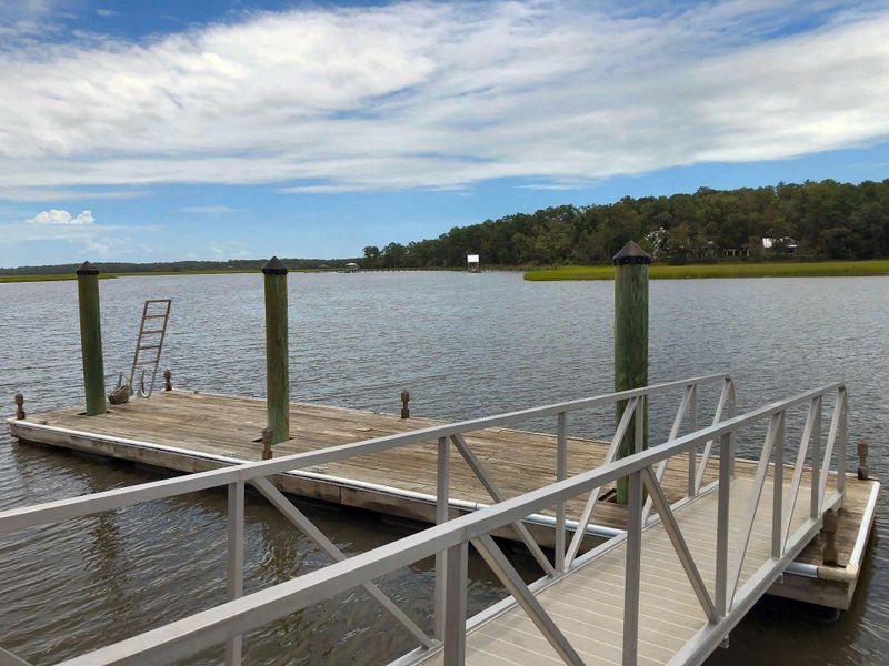 2113 Osprey Watch Ln, Edisto Island, SC 29438
