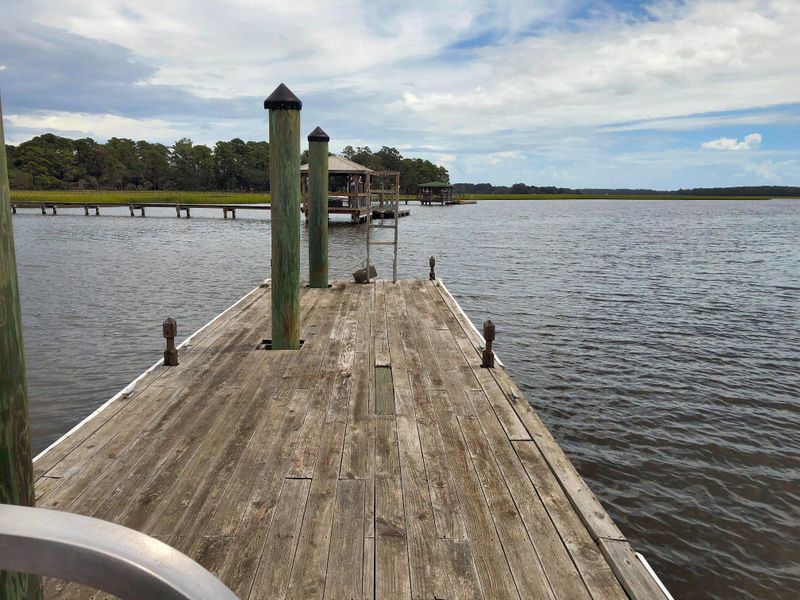 2113 Osprey Watch Ln, Edisto Island, SC 29438