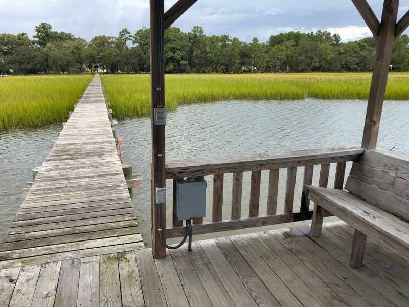2113 Osprey Watch Ln, Edisto Island, SC 29438