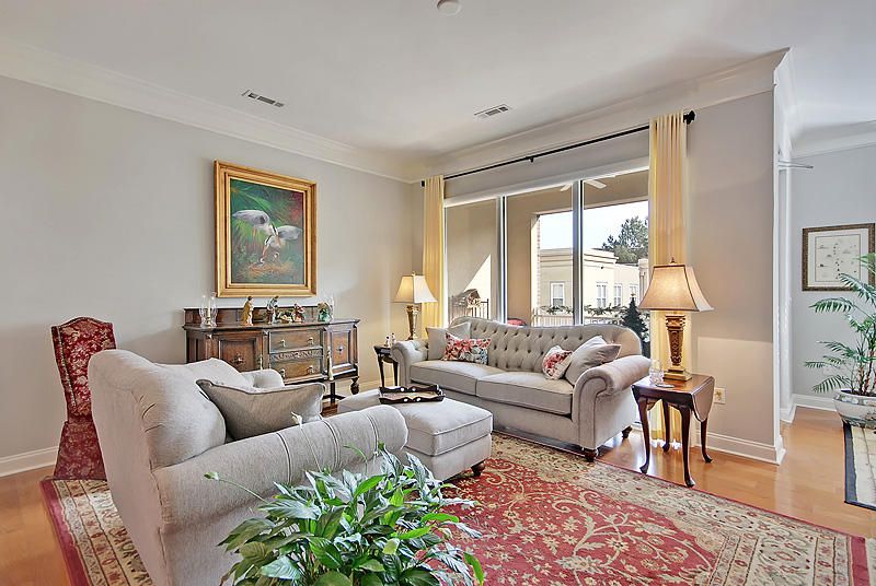 200 River Landing Dr #F 205, Charleston, SC 29492
