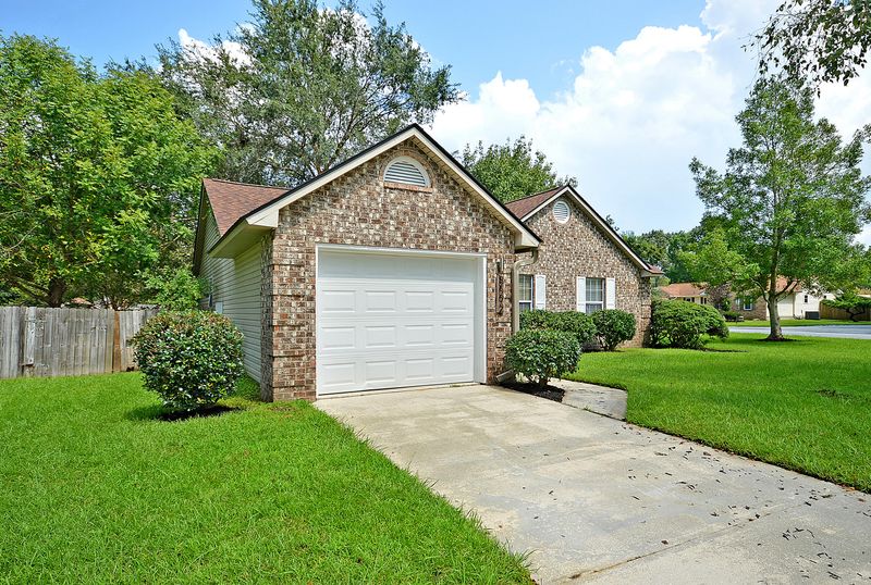 8592 Allatoona Ct, North Charleston, SC 29406