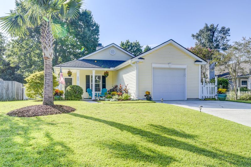 221 Lytham Ct, Charleston, SC 29414