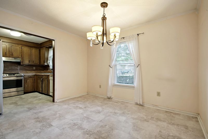 313 Longleaf Rd, Summerville, SC 29486