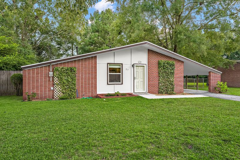 27 Plainfield Ave, Goose Creek, SC 29445